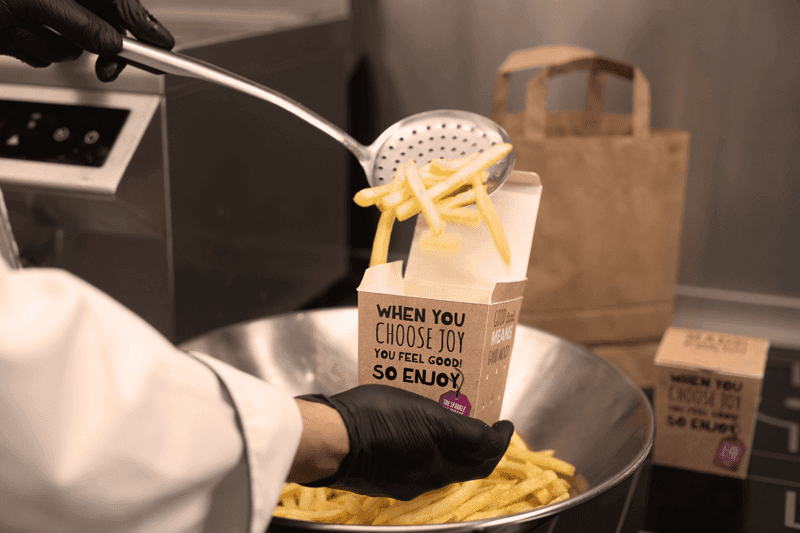 aviko-home-delivery-box-being-filled