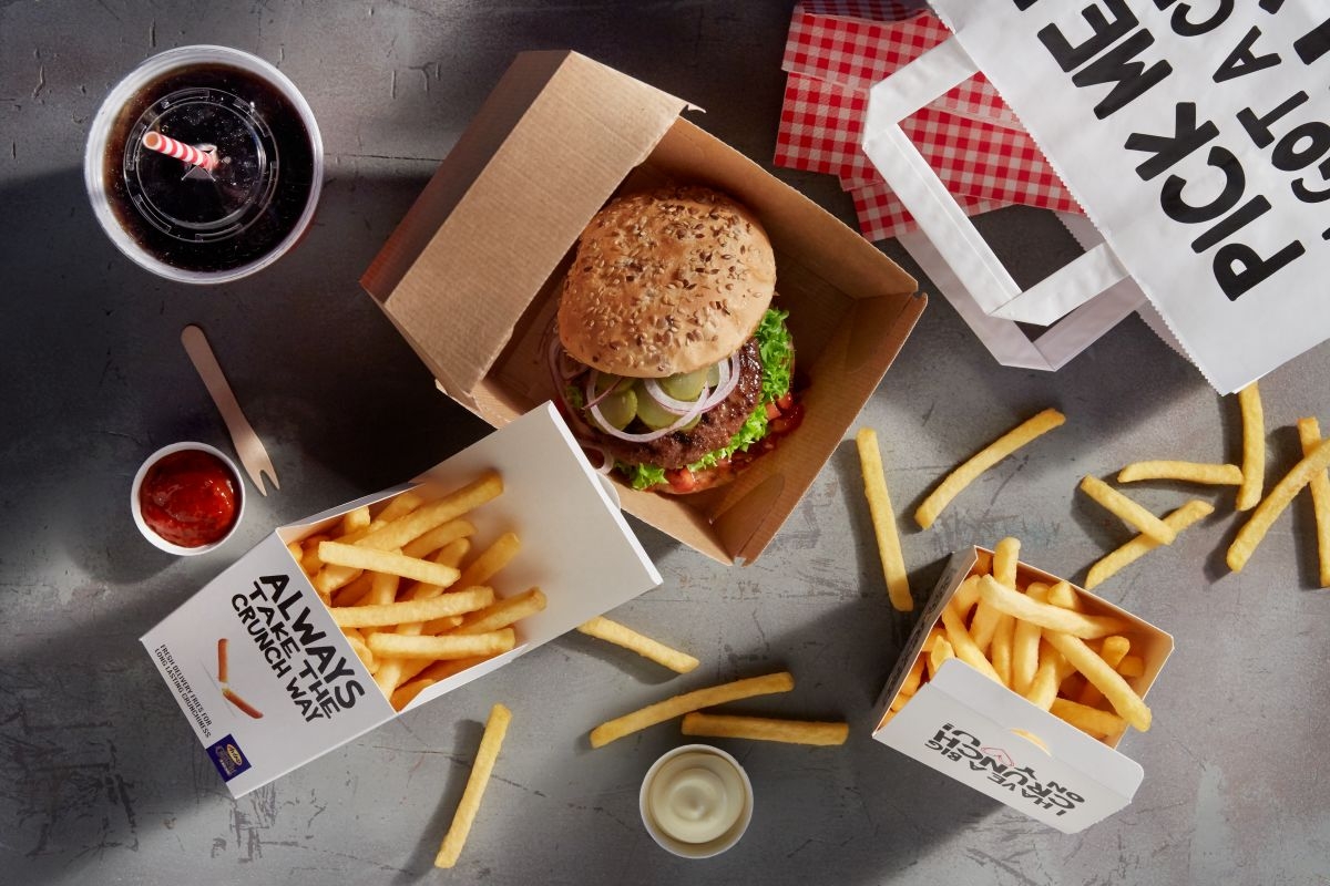 frytki-aviko-super-crunch-w-pudelku-burger-dostawa