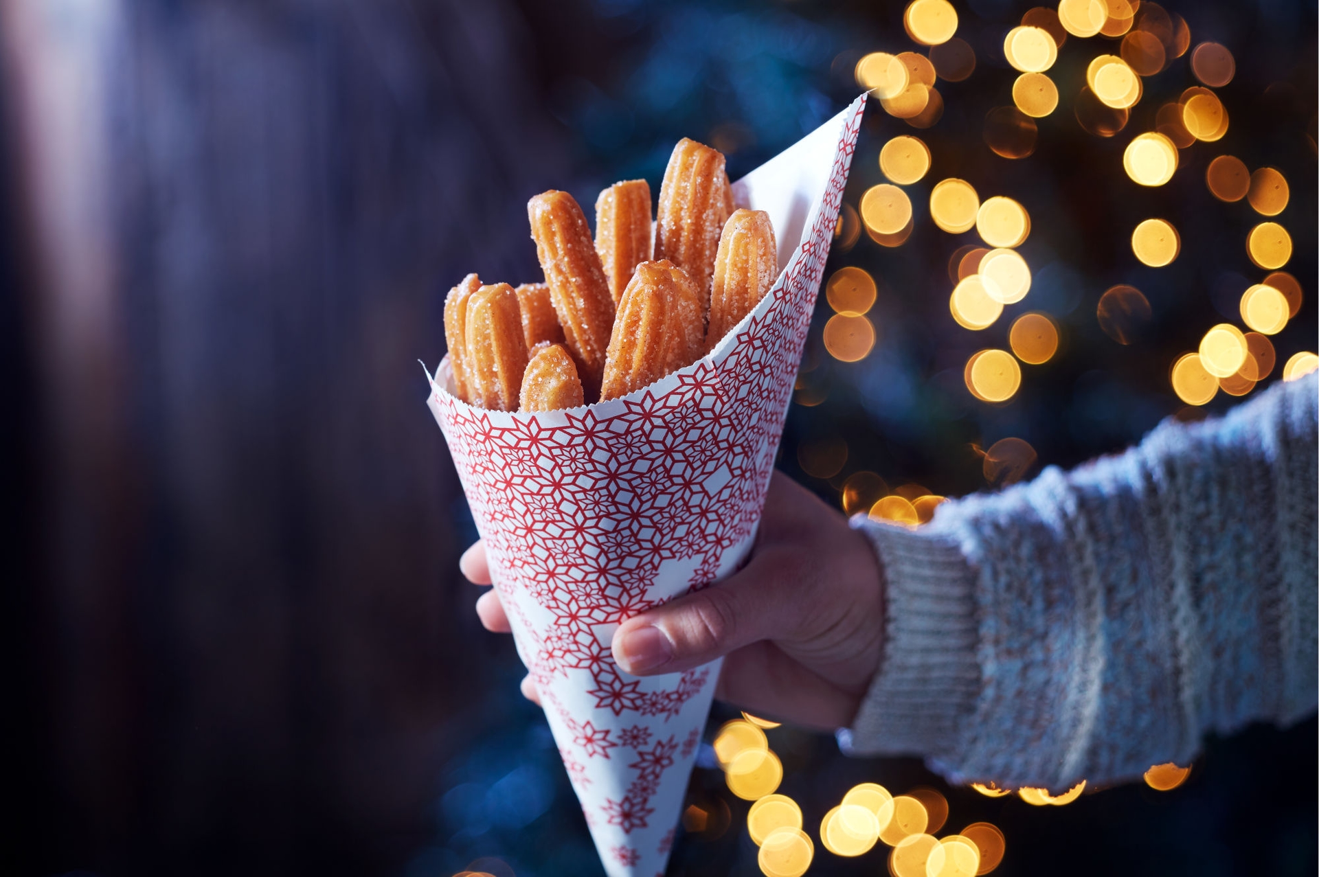 proste-churros-aviko-w-rozku-na-wynos-na-jarmarku-zima