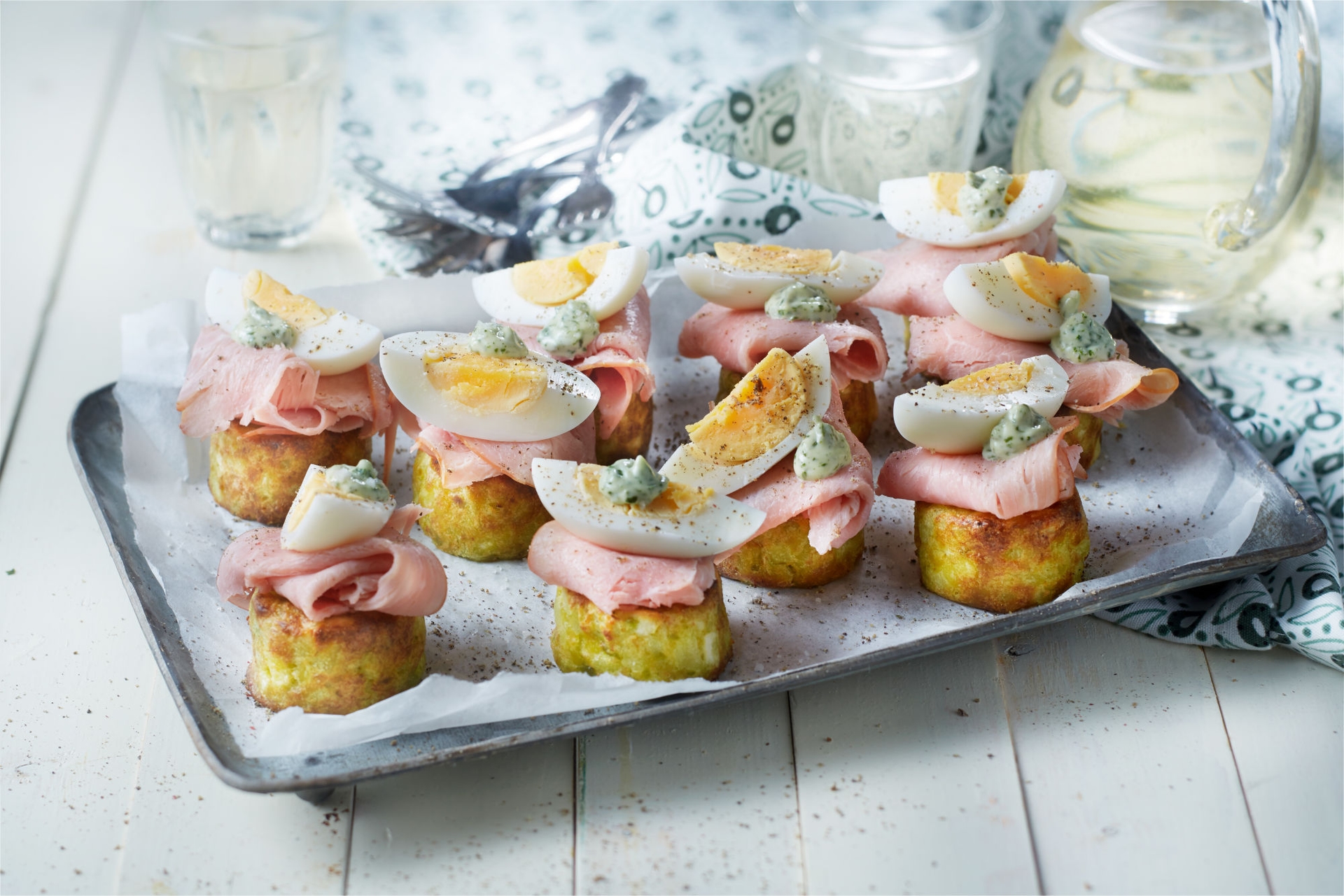 mini-gratiny-aviko-ulozone-na-tacy-catering-wielkanocny