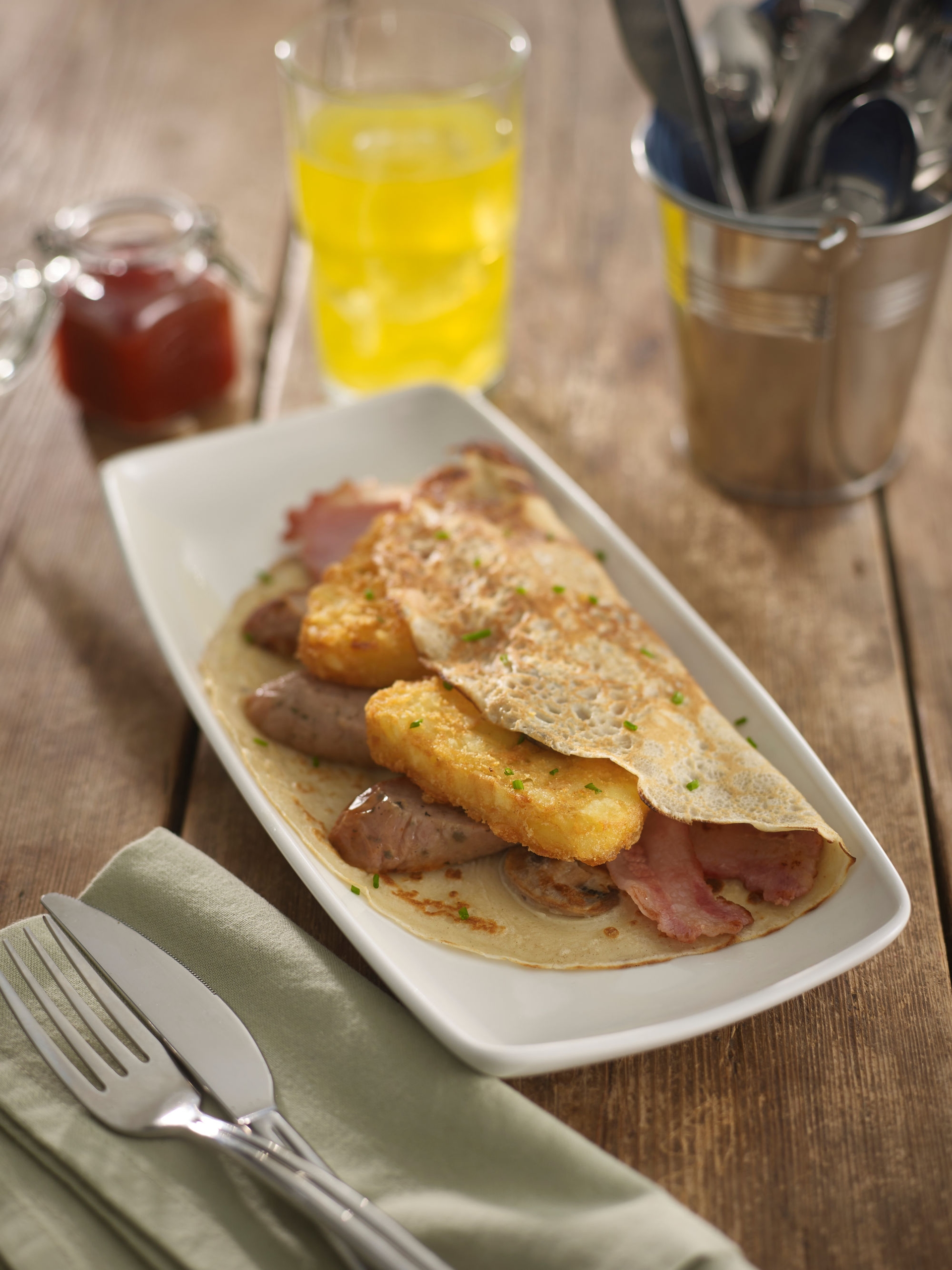 grzybowy_nalesnik_z_bekonem_kielbasa_i_plackami_rosti_aviko