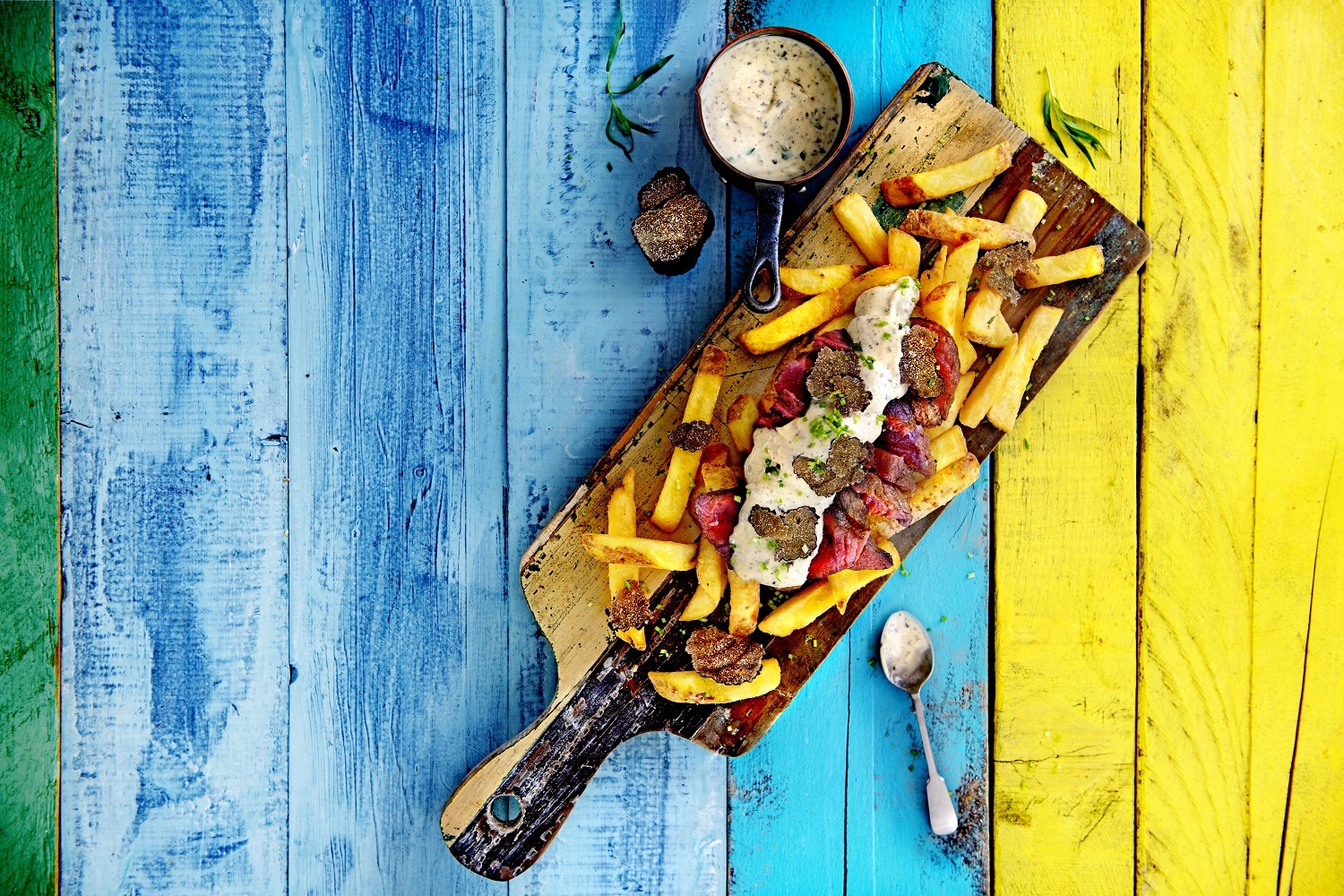 loaded_fries_ze_stekiem_sosem_bernenskim_i_trufla przepis Aviko do restauracji