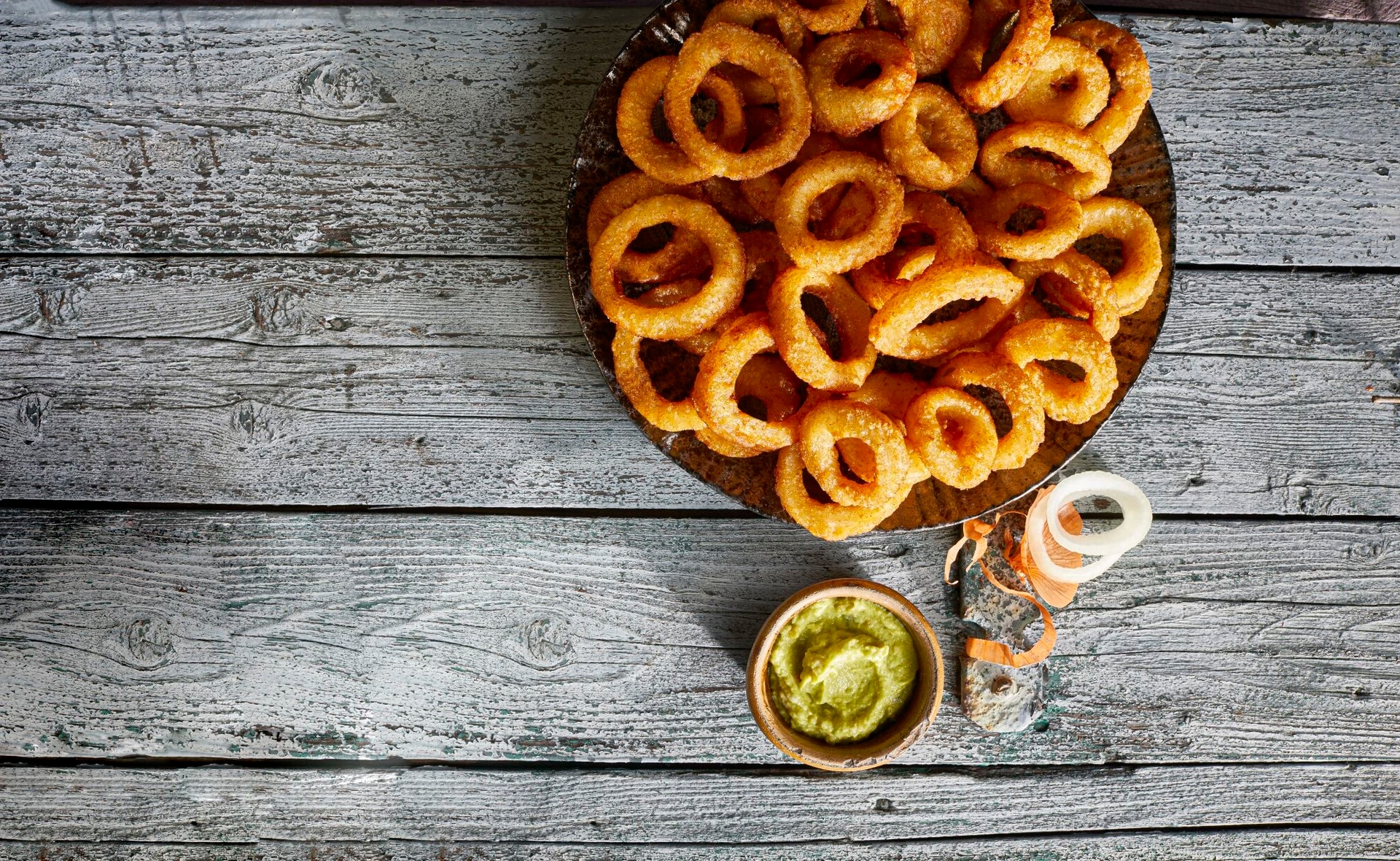 krazki-cebulowe-w-chrupiacej-piwnej-panierce-aviko-serwis