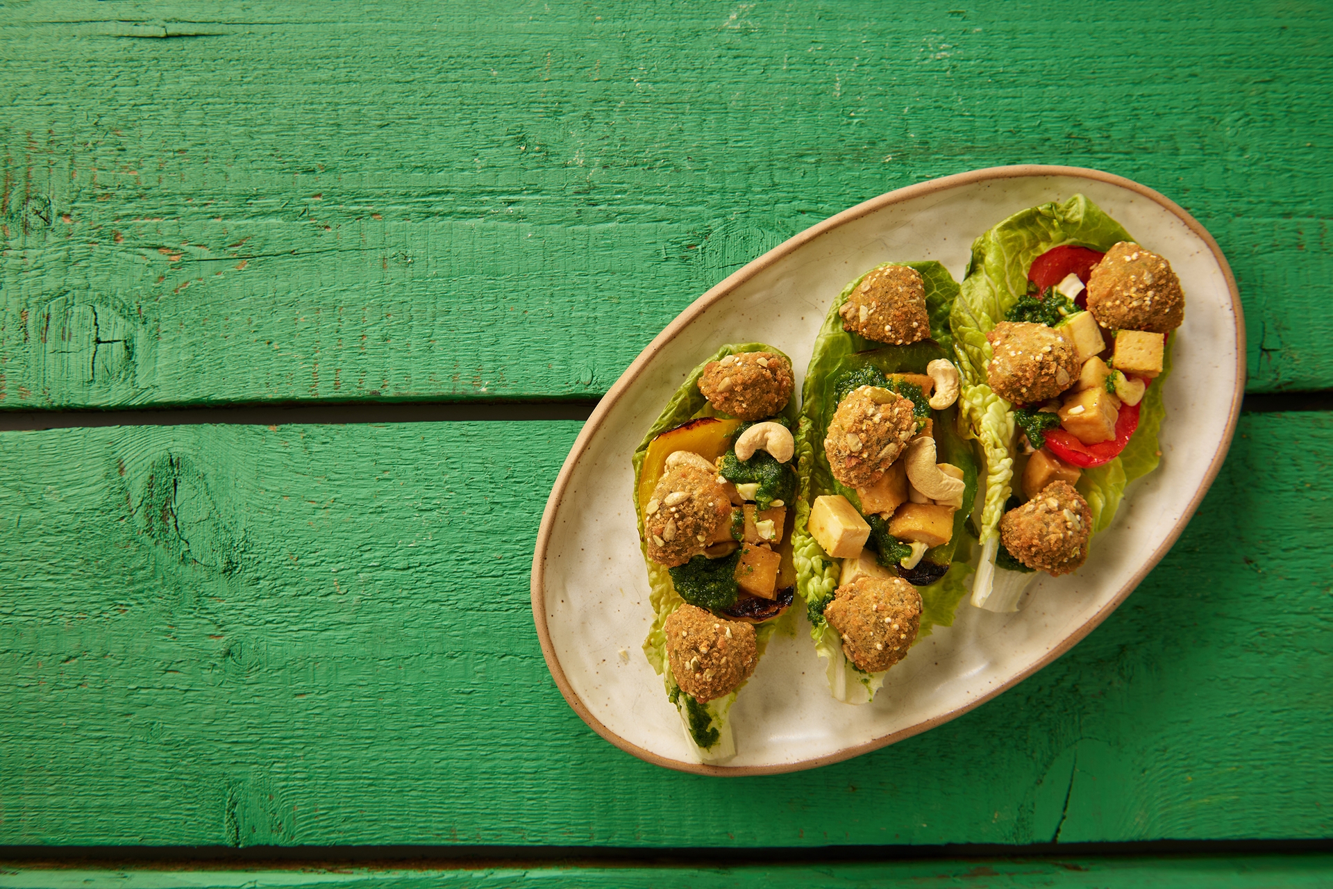 loaded_falafel_bites_z_grillowana_papryka_i_pesto