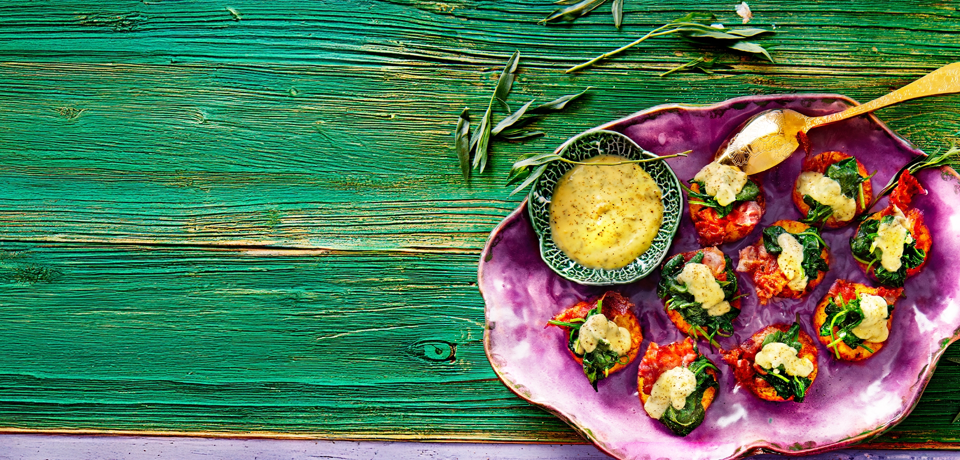 Rösti ze szpinakiem, boczkiem i sosem bearnaise