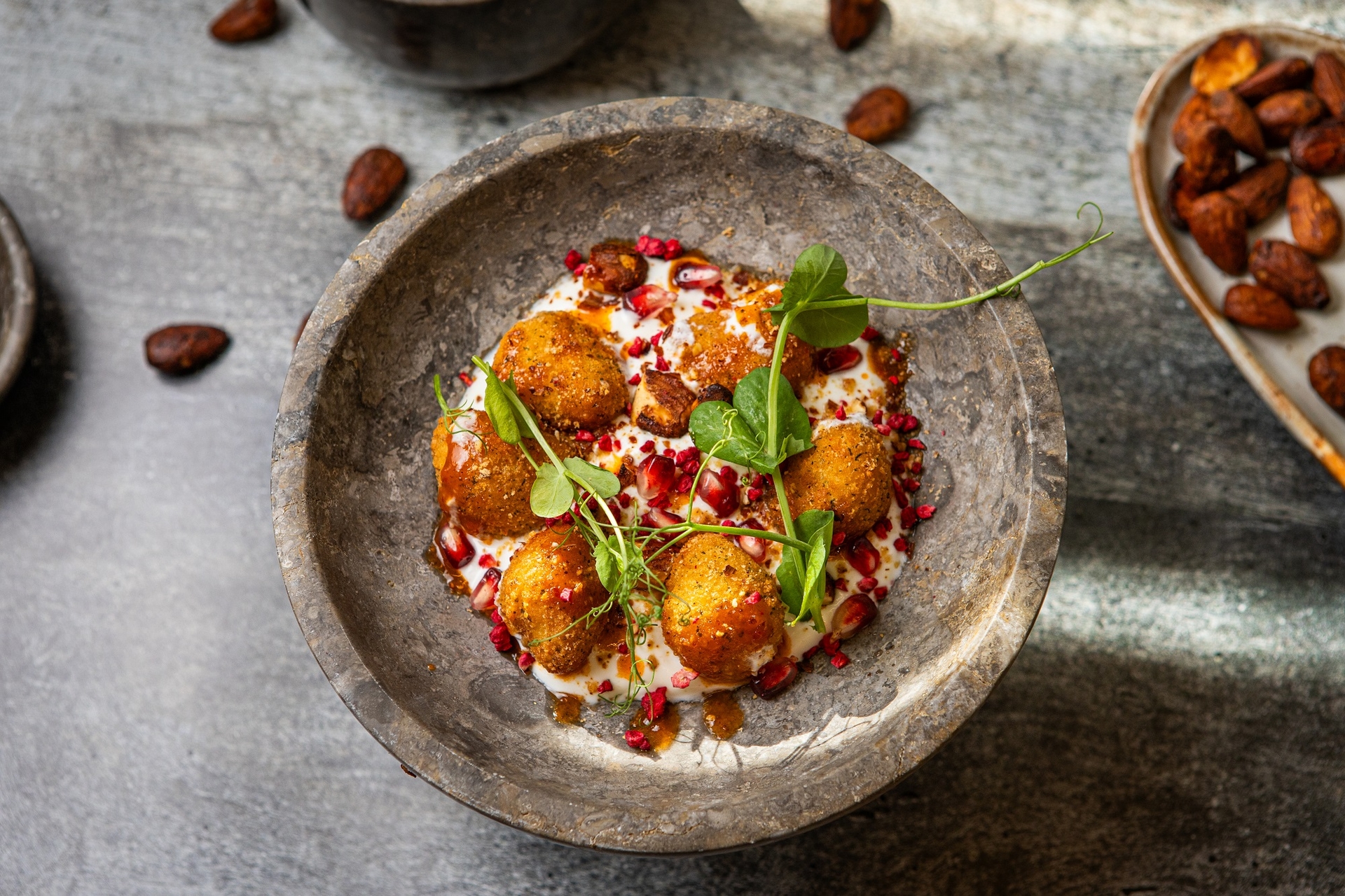 Harissa z miodem i przekąskami z serem camembert - przepis Aviko dla gastronomii